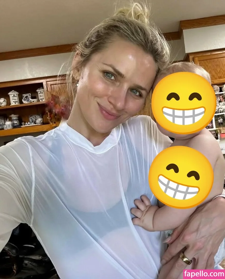 Shantel VanSanten / therealshantel Onlyfans Photo Gallery 