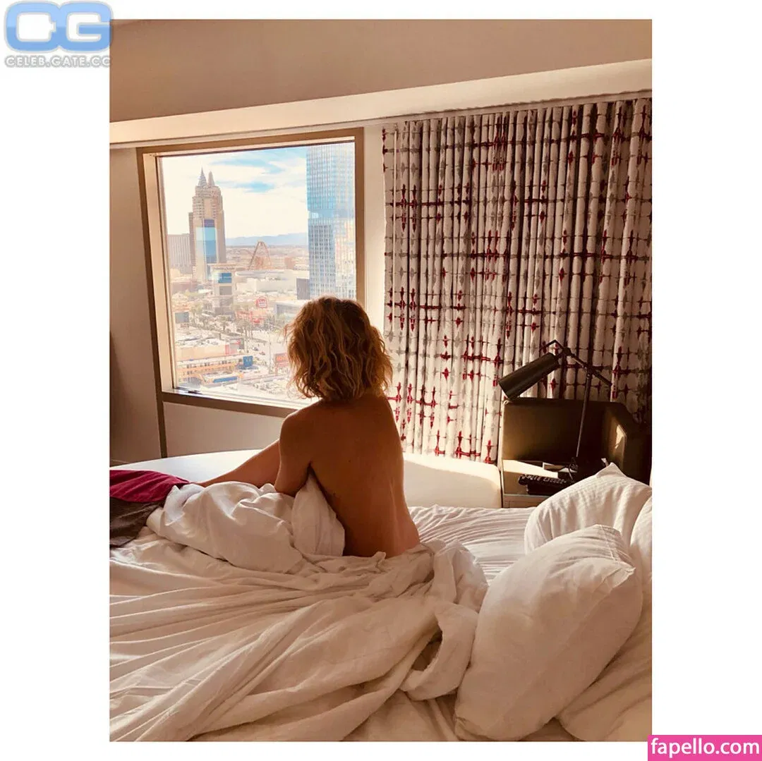 Shantel VanSanten / therealshantel Onlyfans Photo Gallery 