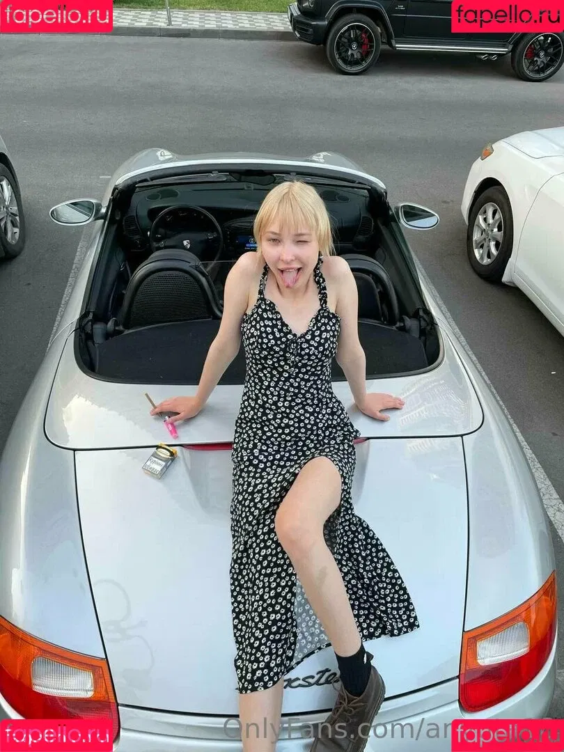 anyuta18 / anyuta18.04 Onlyfans Photo Gallery 