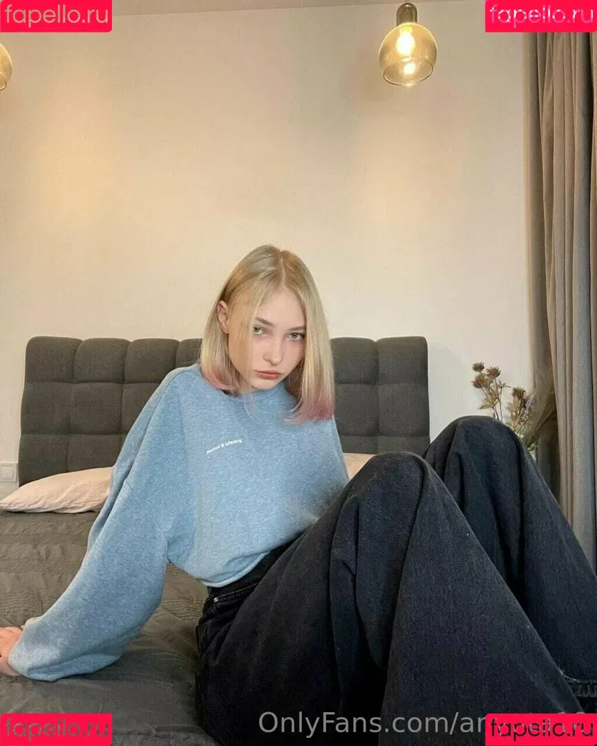 anyuta18 / anyuta18.04 Onlyfans Photo Gallery 
