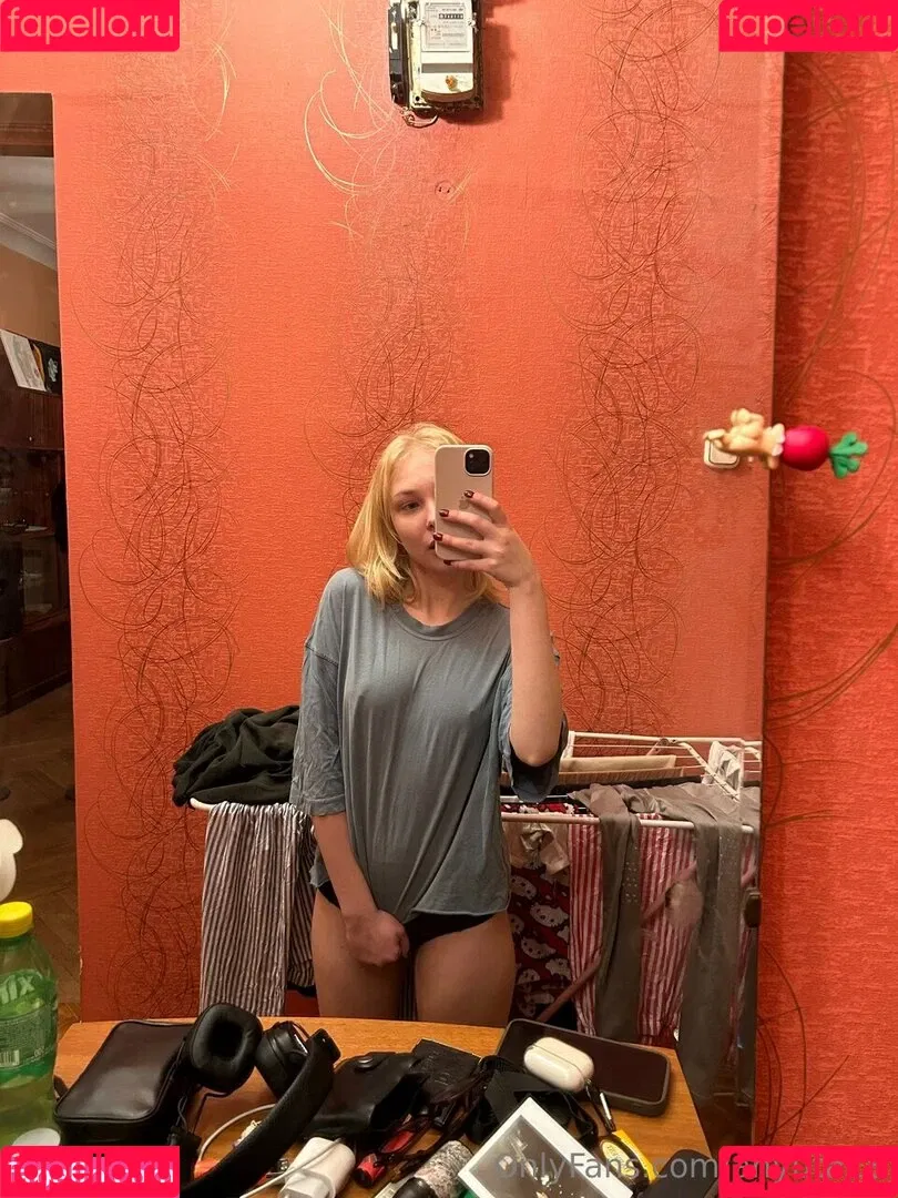 anyuta18 / anyuta18.04 Onlyfans Photo Gallery 