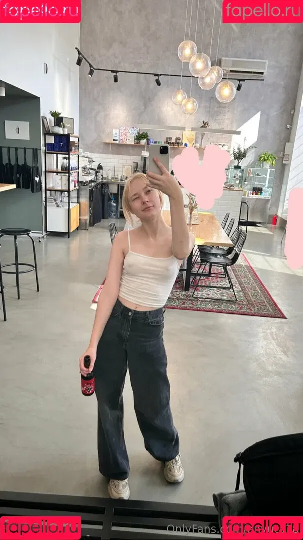 anyuta18 / anyuta18.04 Onlyfans Photo Gallery 