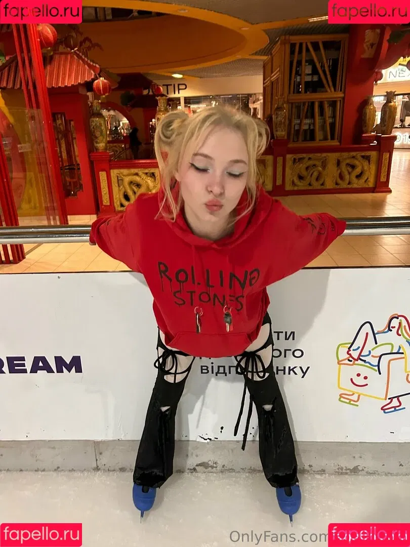 anyuta18 / anyuta18.04 Onlyfans Photo Gallery 