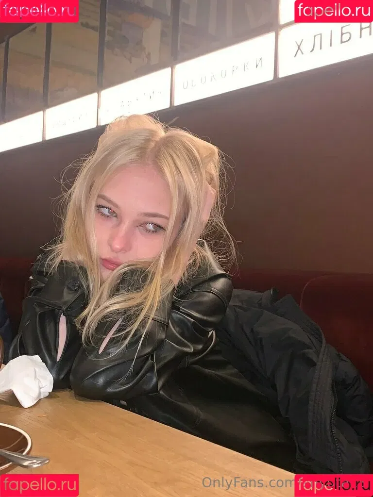anyuta18 / anyuta18.04 Onlyfans Photo Gallery 