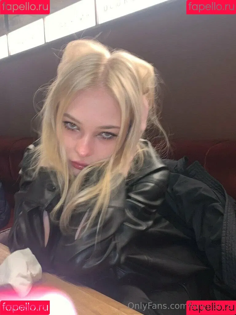 anyuta18 / anyuta18.04 Onlyfans Photo Gallery 