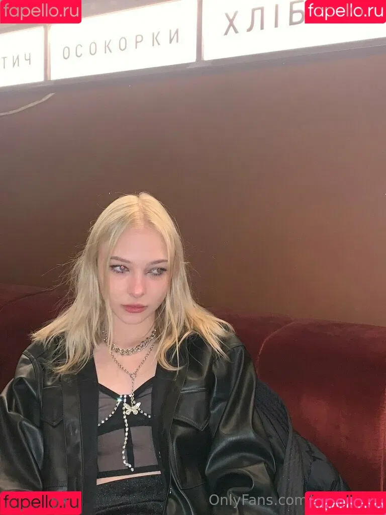 anyuta18 / anyuta18.04 Onlyfans Photo Gallery 
