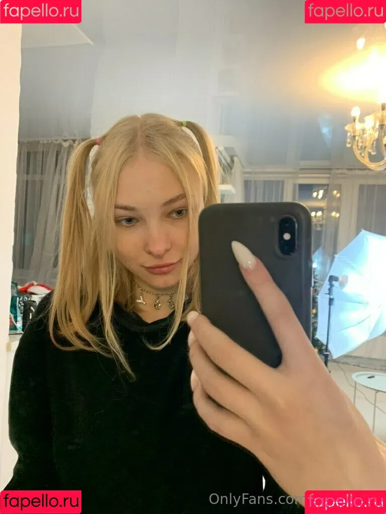 anyuta18 / anyuta18.04 Onlyfans Photo Gallery 