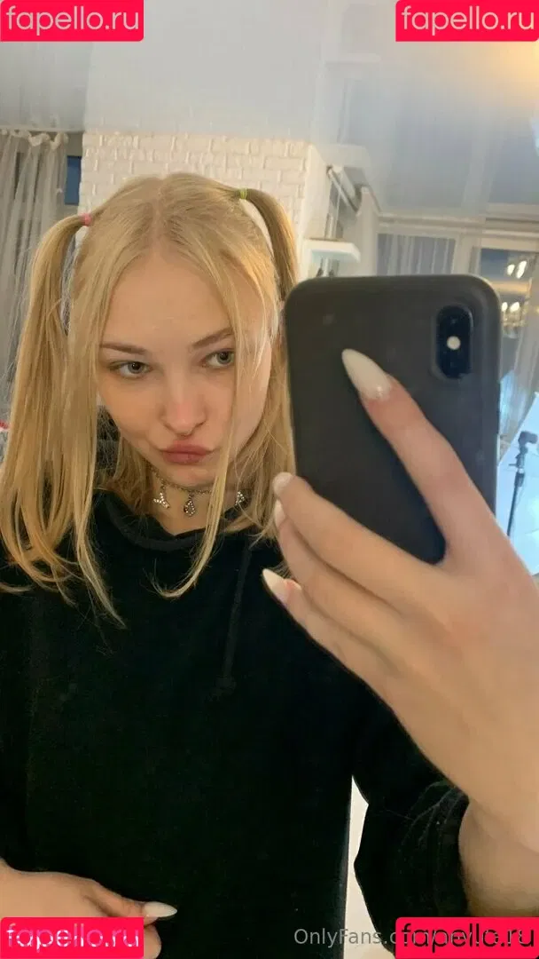 anyuta18 / anyuta18.04 Onlyfans Photo Gallery 