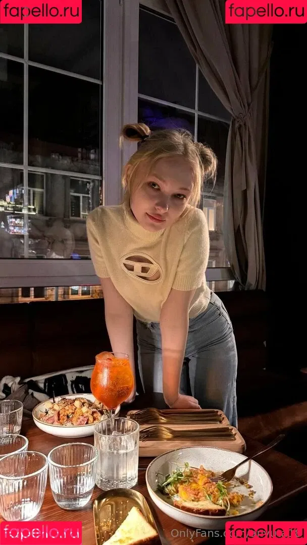 anyuta18 / anyuta18.04 Onlyfans Photo Gallery 