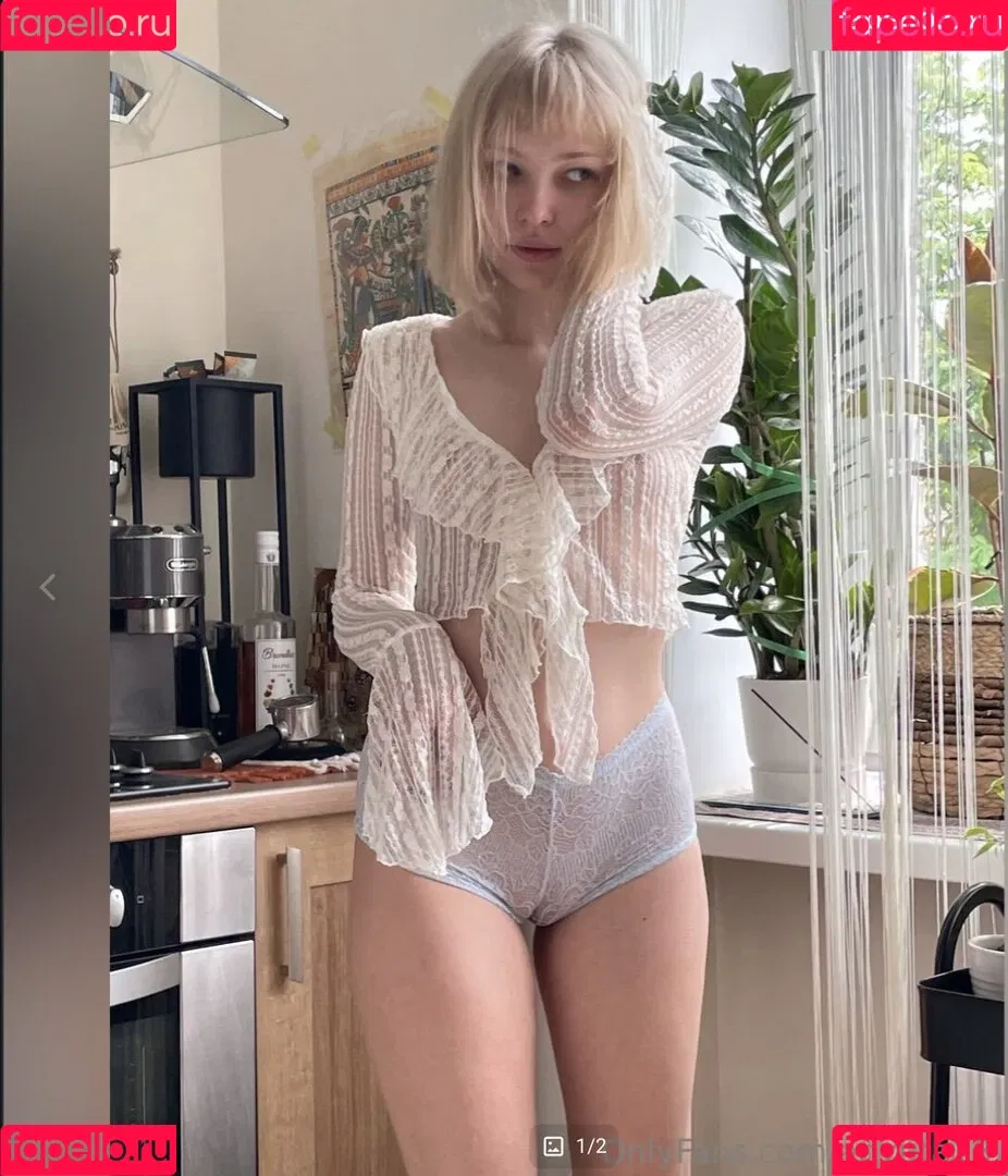 anyuta18 / anyuta18.04 Onlyfans Photo Gallery 
