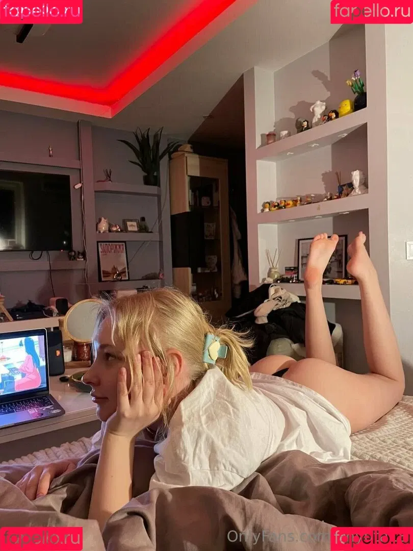 anyuta18 / anyuta18.04 Onlyfans Photo Gallery 