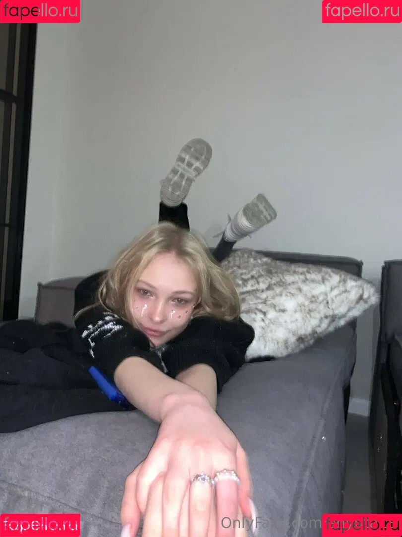 anyuta18 / anyuta18.04 Onlyfans Photo Gallery 