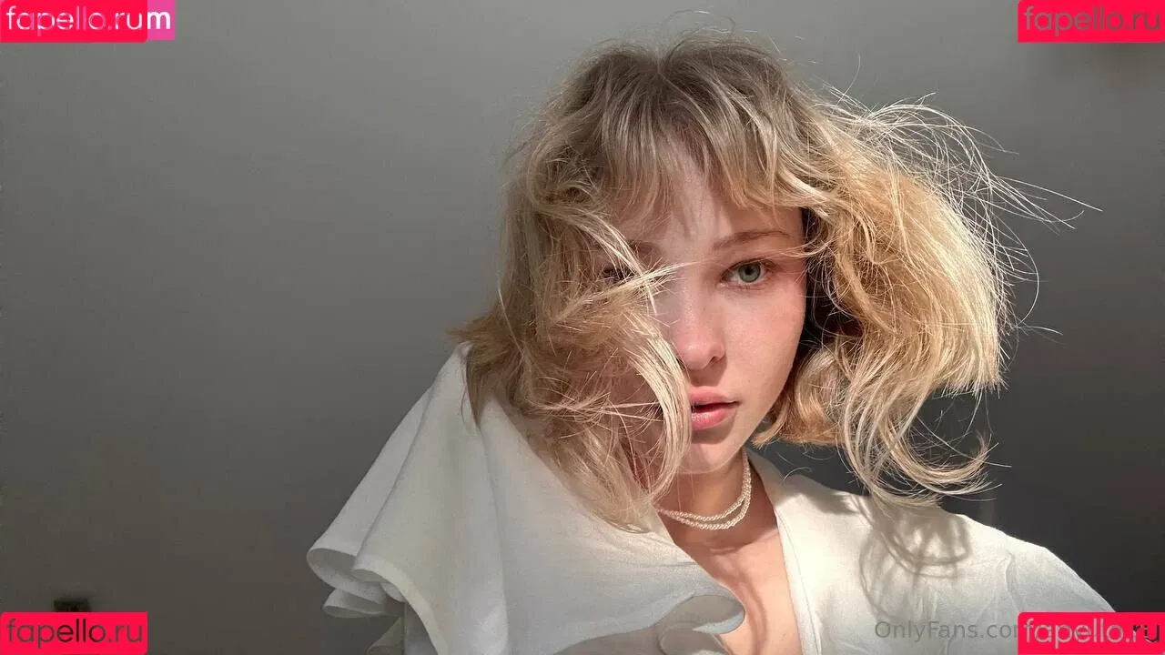 anyuta18 / anyuta18.04 Onlyfans Photo Gallery 