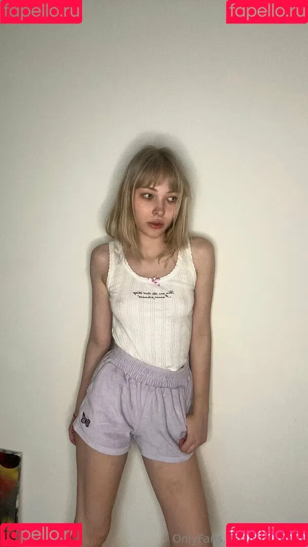anyuta18 / anyuta18.04 Onlyfans Photo Gallery 