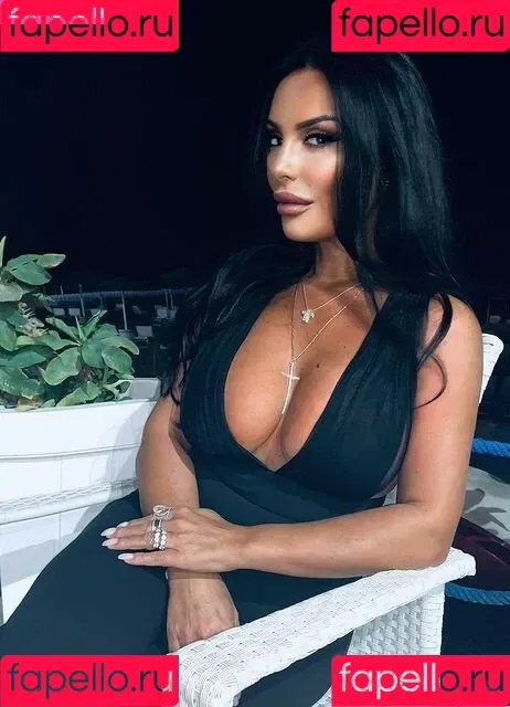 Silvia Iacucci / silvia_iacucci / silviaiacucci Onlyfans Photo Gallery 