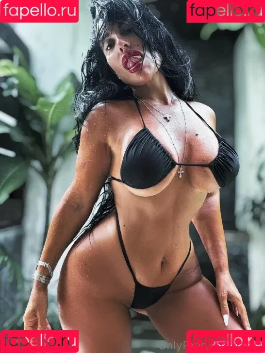 Silvia Iacucci / silvia_iacucci / silviaiacucci Onlyfans Photo Gallery 