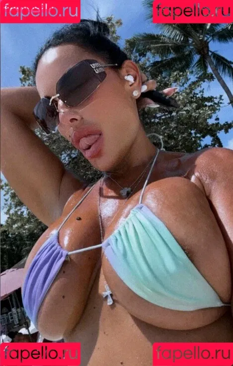 Silvia Iacucci / silvia_iacucci / silviaiacucci Onlyfans Photo Gallery 