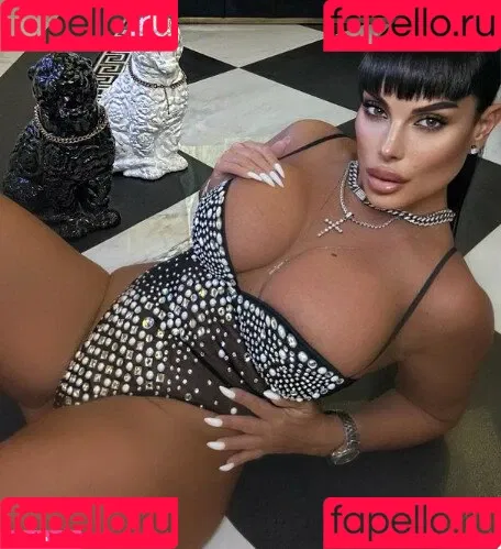 Silvia Iacucci / silvia_iacucci / silviaiacucci Onlyfans Photo Gallery 