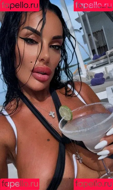 Silvia Iacucci / silvia_iacucci / silviaiacucci Onlyfans Photo Gallery 