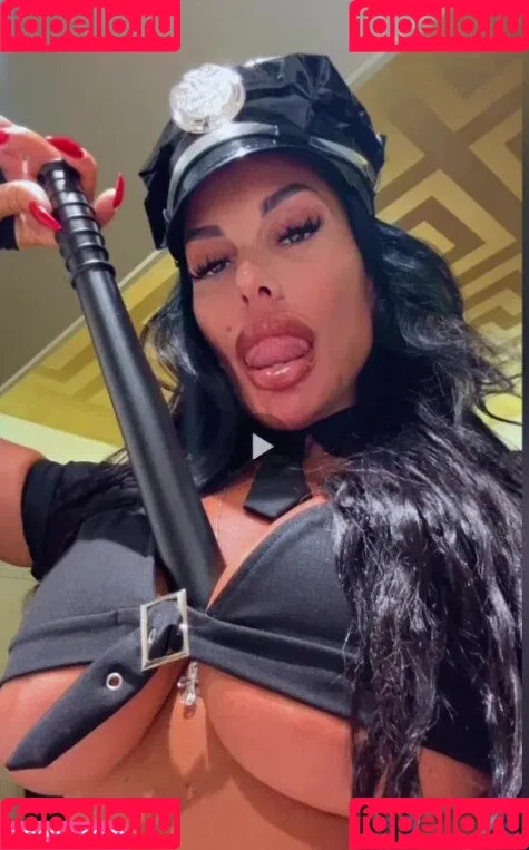 Silvia Iacucci / silvia_iacucci / silviaiacucci Onlyfans Photo Gallery 
