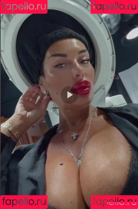 Silvia Iacucci / silvia_iacucci / silviaiacucci Onlyfans Photo Gallery 