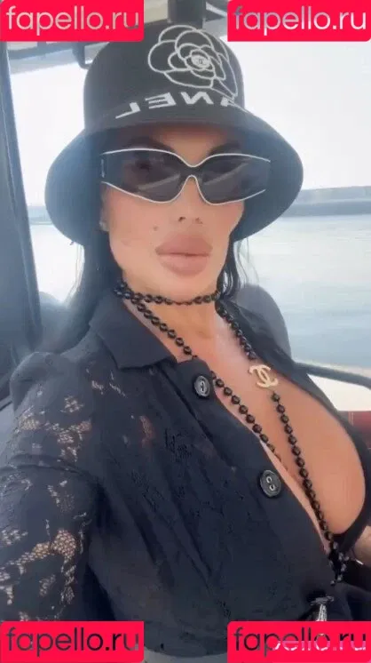 Silvia Iacucci / silvia_iacucci / silviaiacucci Onlyfans Photo Gallery 