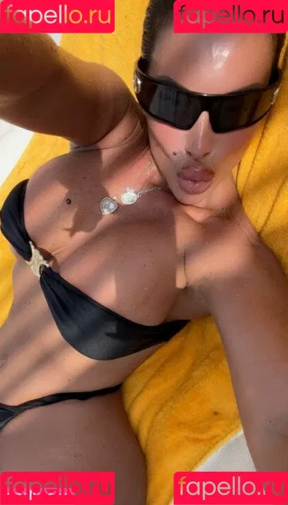 Silvia Iacucci / silvia_iacucci / silviaiacucci Onlyfans Photo Gallery 
