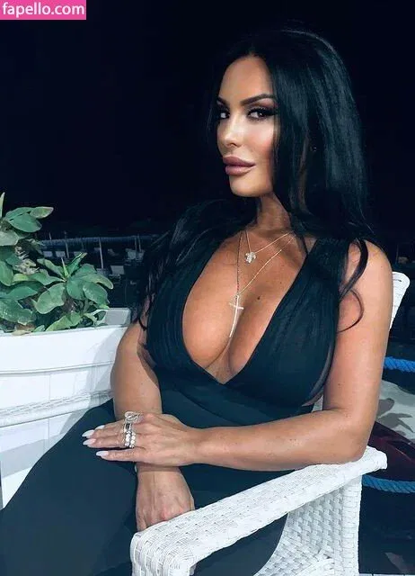 Silvia Iacucci / silvia_iacucci / silviaiacucci Onlyfans Photo Gallery 