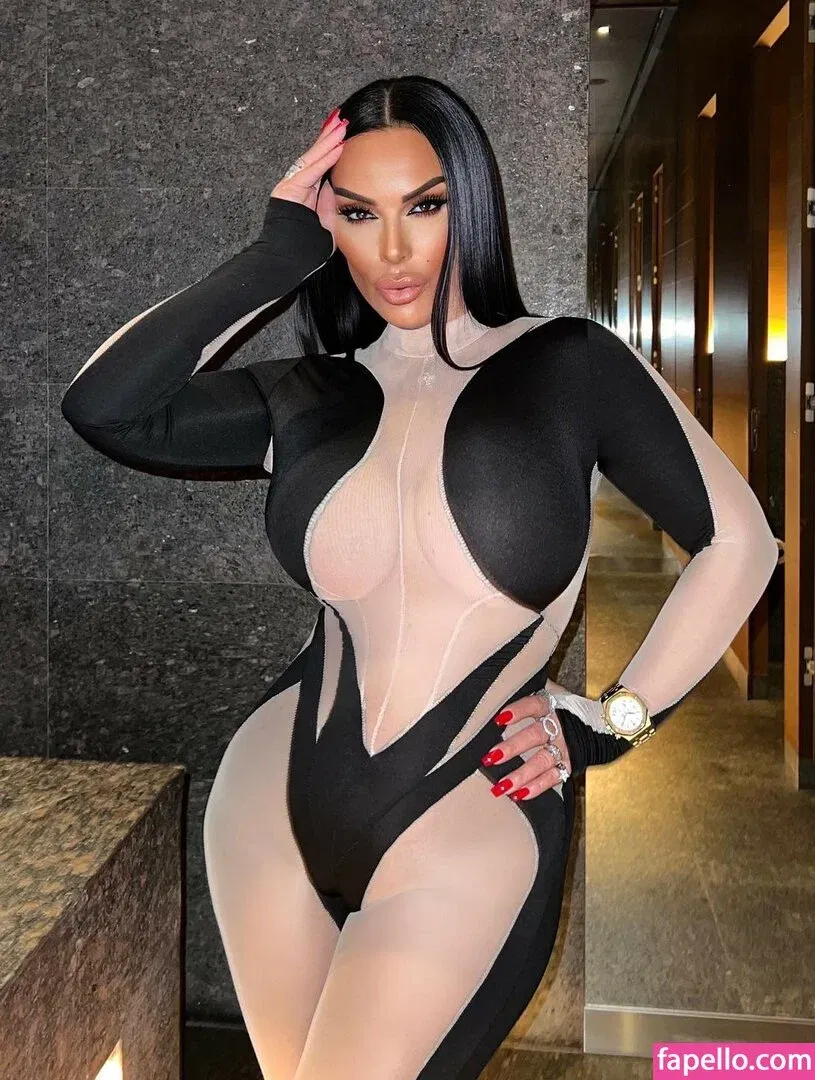 Silvia Iacucci / silvia_iacucci / silviaiacucci Onlyfans Photo Gallery 