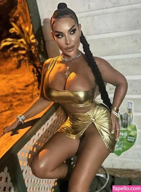 Silvia Iacucci / silvia_iacucci / silviaiacucci Onlyfans Photo Gallery 