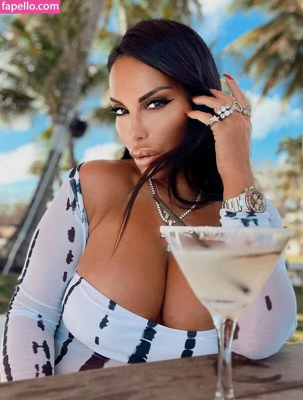 Silvia Iacucci / silvia_iacucci / silviaiacucci Onlyfans Photo Gallery 