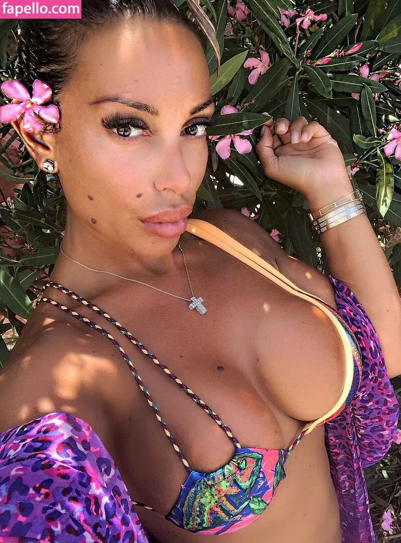 Silvia Iacucci / silvia_iacucci / silviaiacucci Onlyfans Photo Gallery 