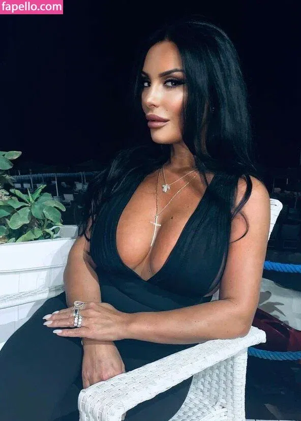 Silvia Iacucci / silvia_iacucci / silviaiacucci Onlyfans Photo Gallery 