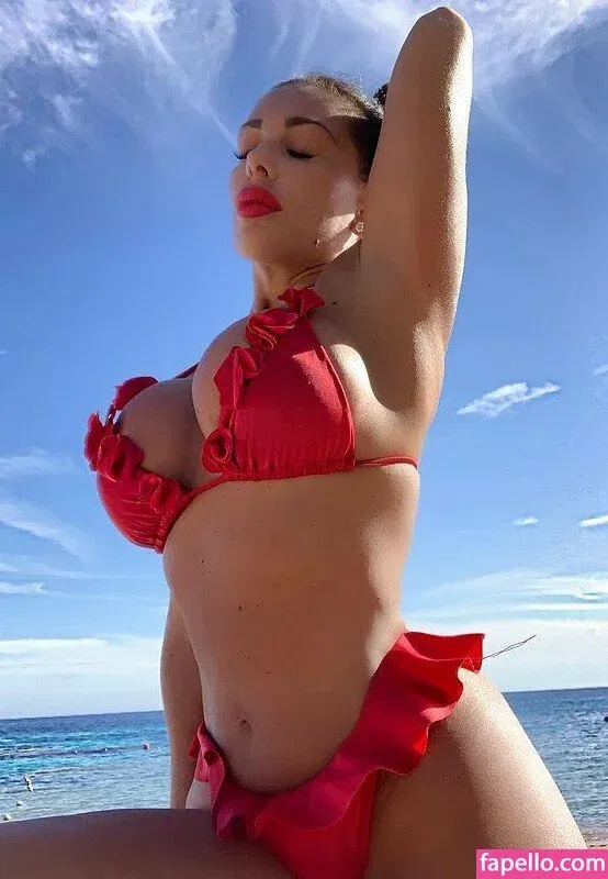 Silvia Iacucci / silvia_iacucci / silviaiacucci Onlyfans Photo Gallery 