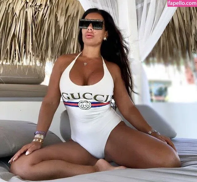 Silvia Iacucci / silvia_iacucci / silviaiacucci Onlyfans Photo Gallery 