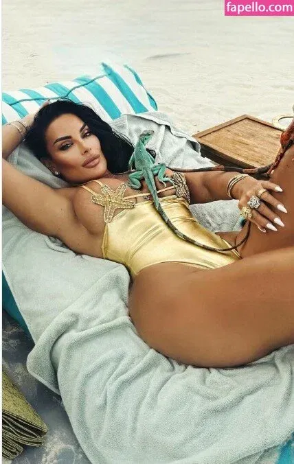 Silvia Iacucci / silvia_iacucci / silviaiacucci Onlyfans Photo Gallery 