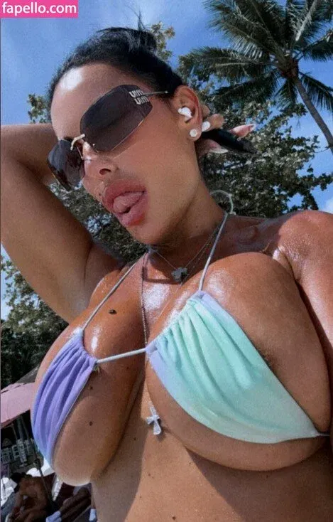 Silvia Iacucci / silvia_iacucci / silviaiacucci Onlyfans Photo Gallery 