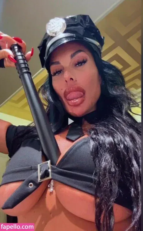 Silvia Iacucci / silvia_iacucci / silviaiacucci Onlyfans Photo Gallery 