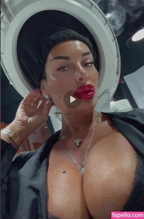 Silvia Iacucci / silvia_iacucci / silviaiacucci Onlyfans Photo Gallery 