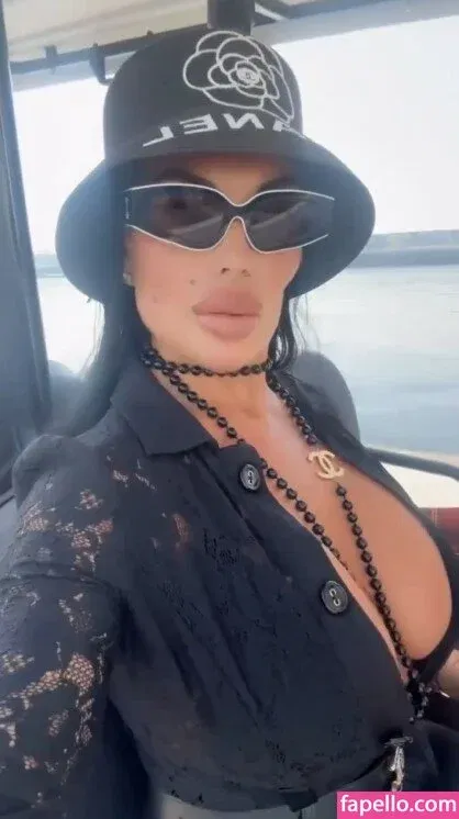 Silvia Iacucci / silvia_iacucci / silviaiacucci Onlyfans Photo Gallery 