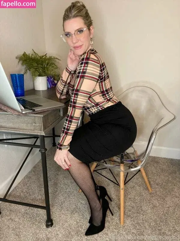 mrs-ku / mrs.k.u Onlyfans Photo Gallery 