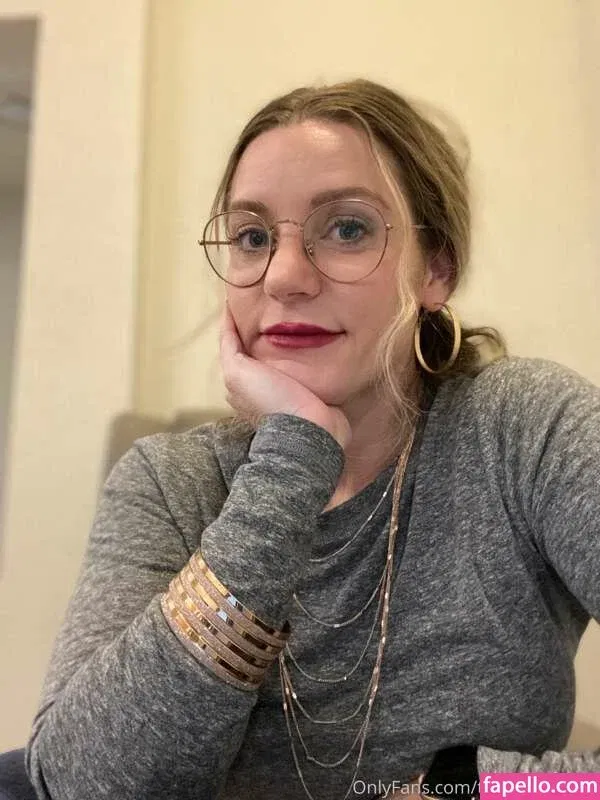 mrs-ku / mrs.k.u Onlyfans Photo Gallery 