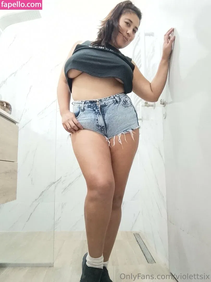 violettsix / x__violetx Onlyfans Photo Gallery 