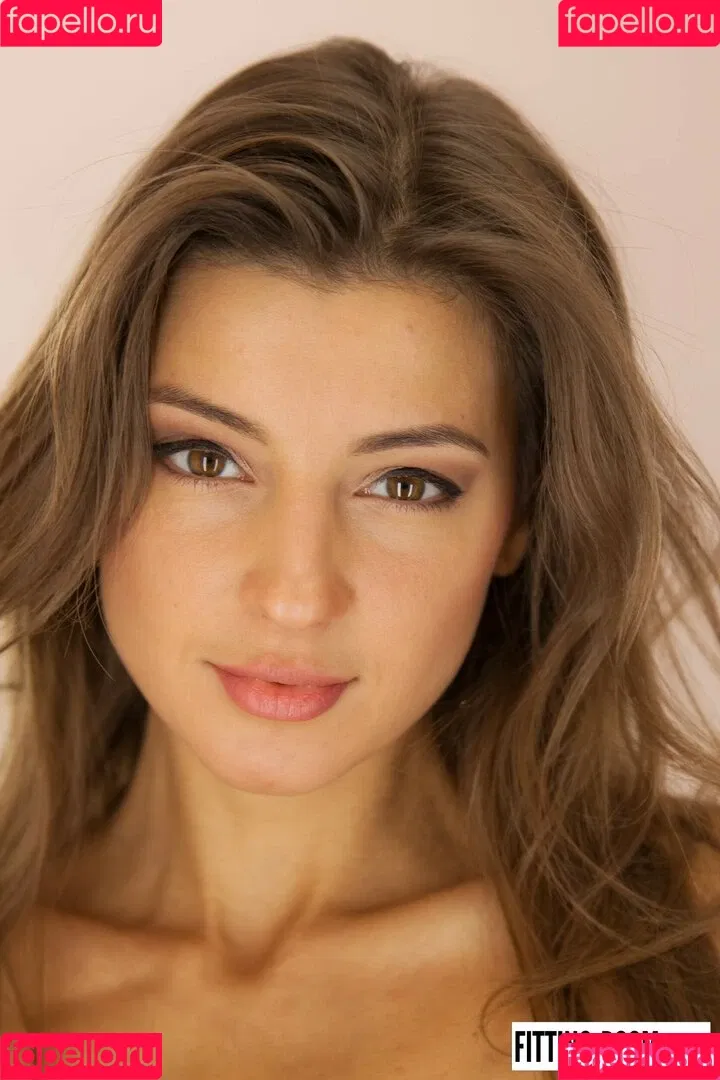 Melena Maria Rya / https: / melenamariarya / melenamariarya_ Onlyfans Photo Gallery 