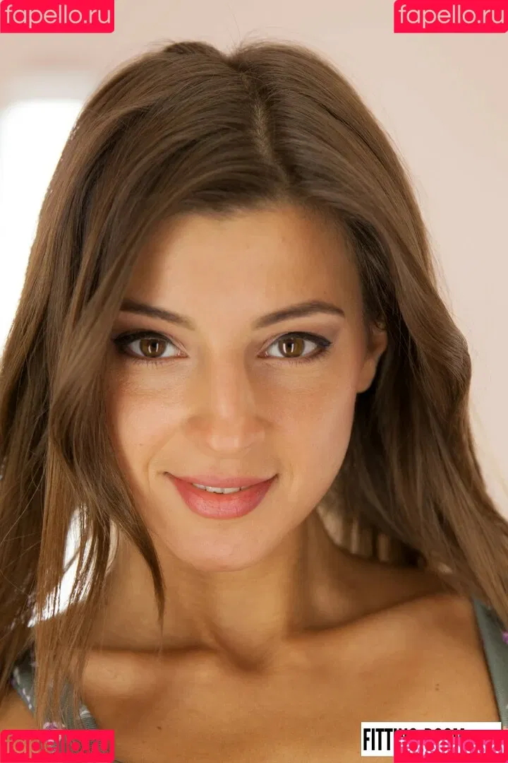 Melena Maria Rya / https: / melenamariarya / melenamariarya_ Onlyfans Photo Gallery 