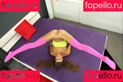 Melena Maria Rya / https: / melenamariarya / melenamariarya_ Onlyfans Photo Gallery 