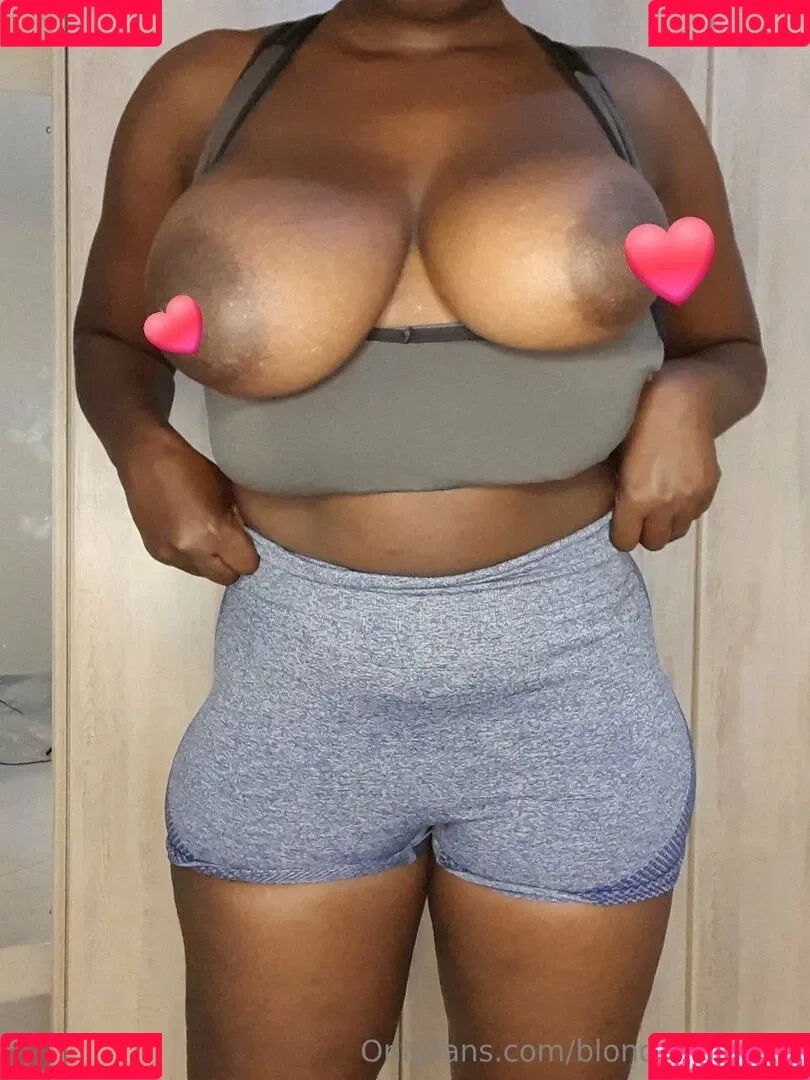 blondegiirlsexy / blondieegirls Onlyfans Photo Gallery 