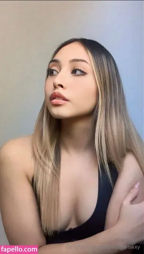 blondegiirlsexy / blondieegirls Onlyfans Photo Gallery 