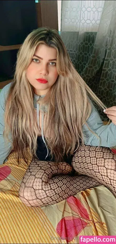 blondegiirlsexy / blondieegirls Onlyfans Photo Gallery 