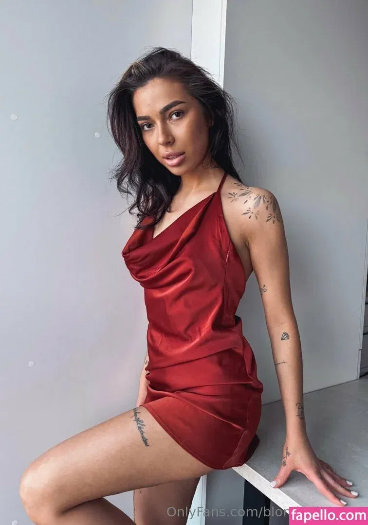 blondegiirlsexy / blondieegirls Onlyfans Photo Gallery 